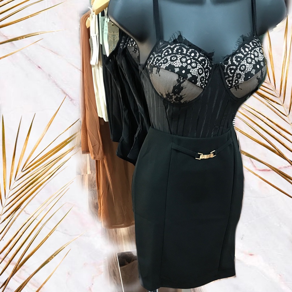 ‼️ Black Gold Bar Mini Stretch Skirt Classy Work - Picture 2 of 3